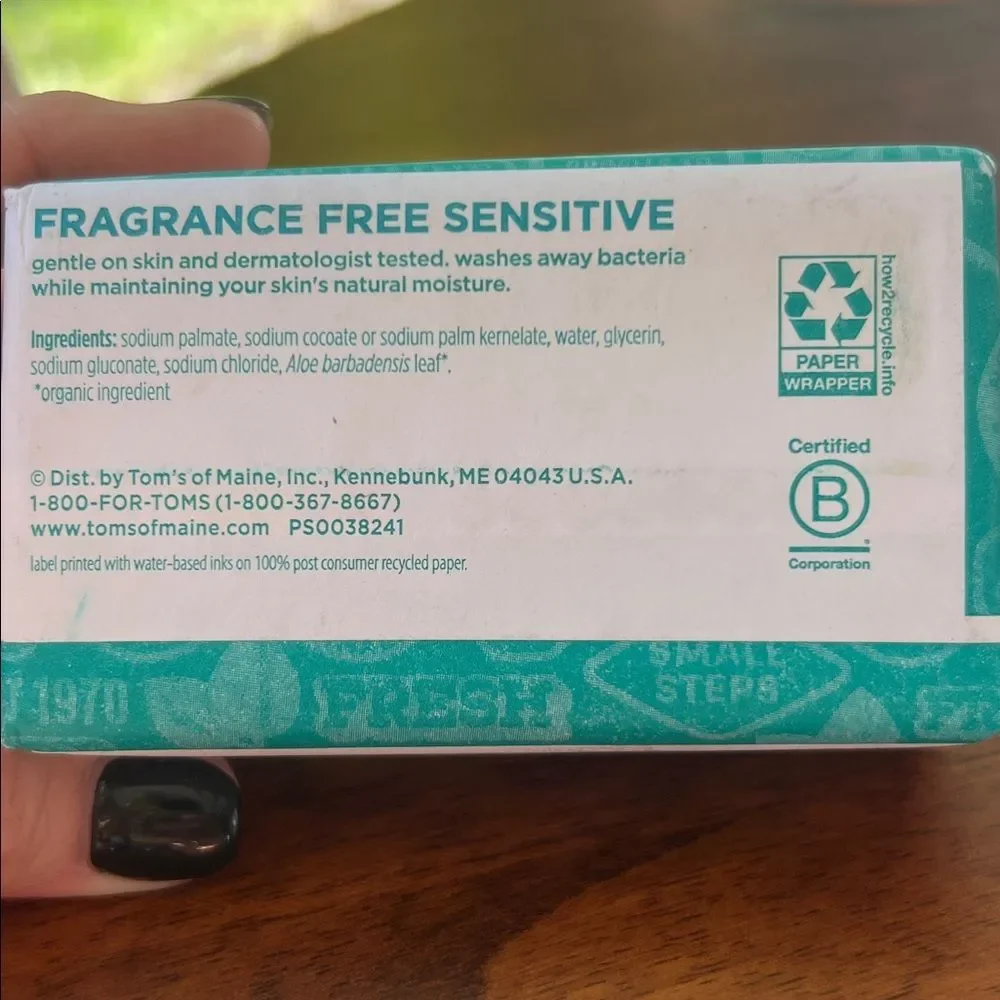 Tom’s fragrance free sensitive with aloe vera natural beauty bar 5 oz